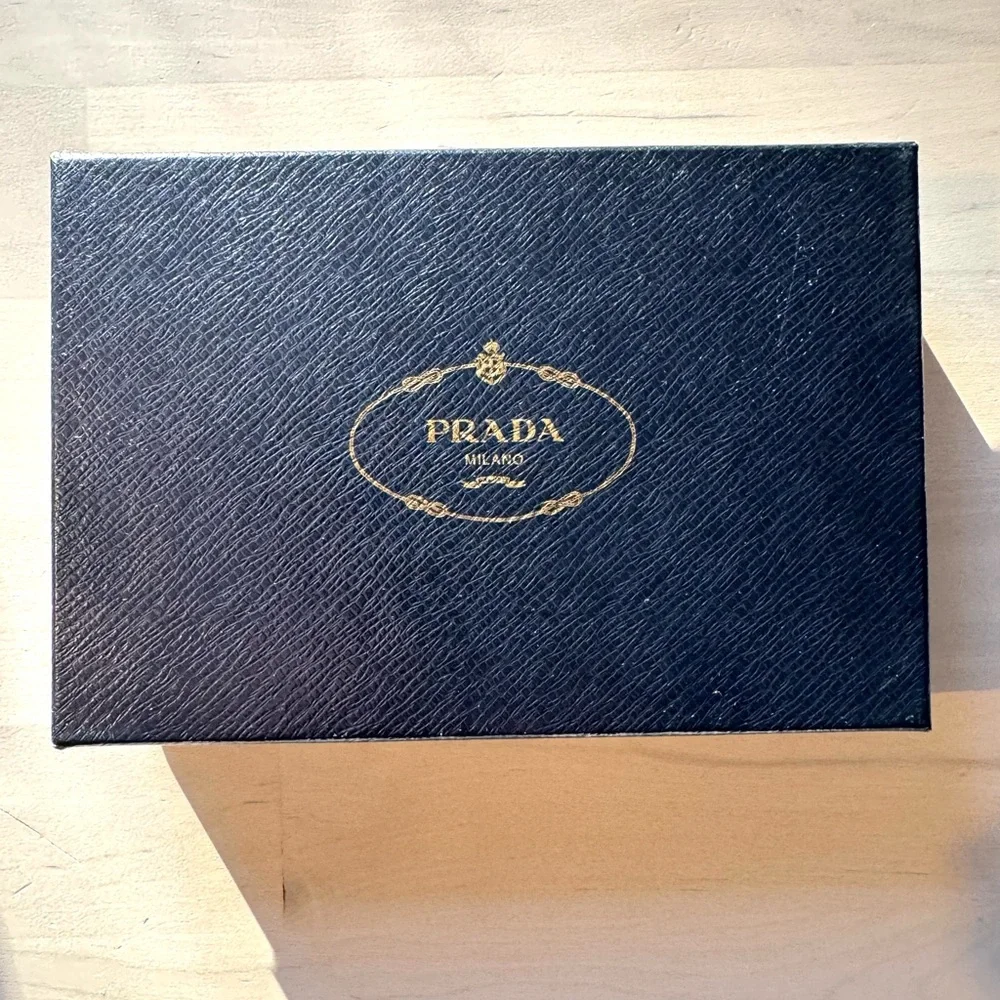 Prada Wallet - Picture 9 of 9